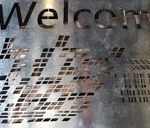 �����и�ӹ�